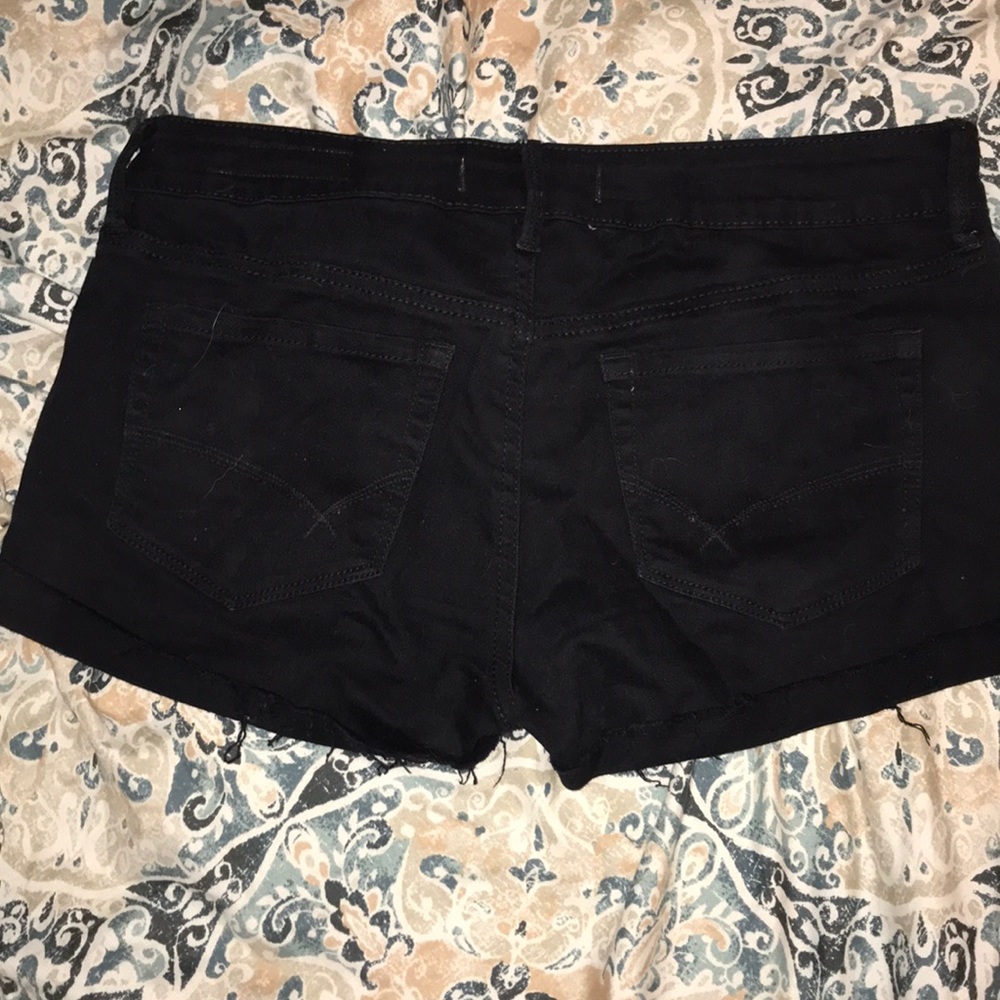 Shorts - Picture 2 of 4